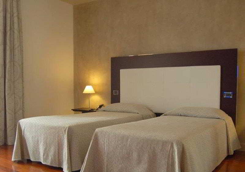 Cremona Palace Hotel Costa Santʼ Abramo Habitación foto