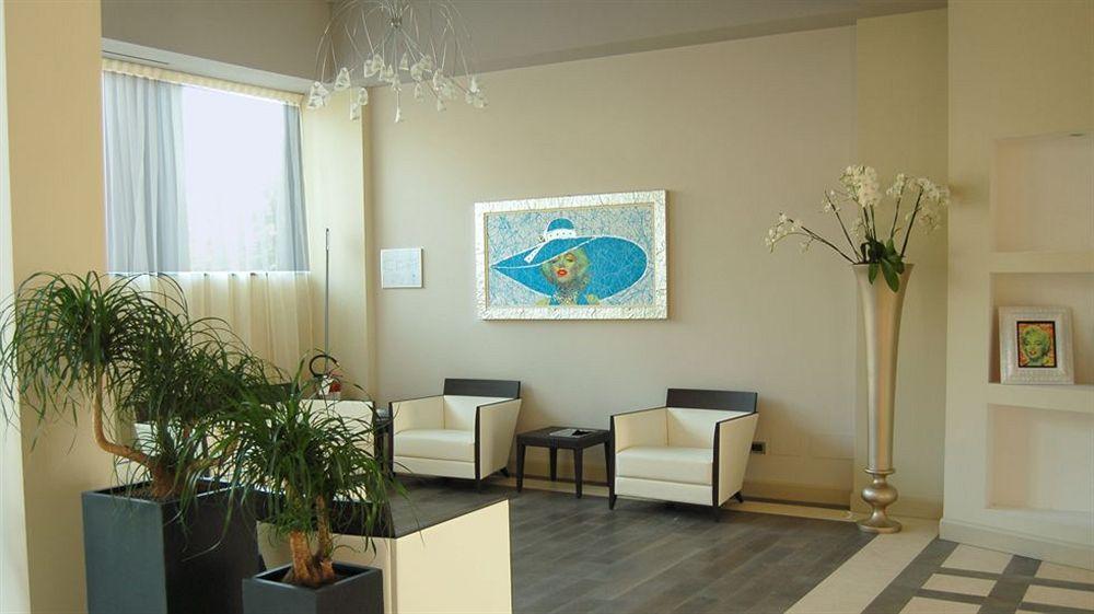 Cremona Palace Hotel Costa Santʼ Abramo Exterior foto